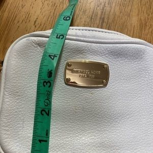 Beautiful Michael kors crossbody bag like new